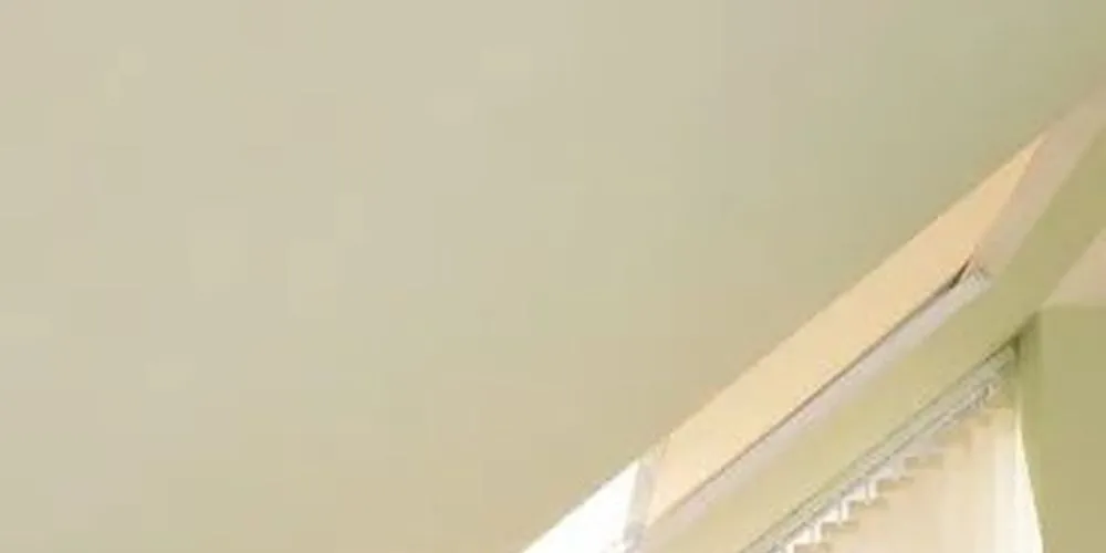 Фото моторизованные вертикальные жалюзи  на веранду