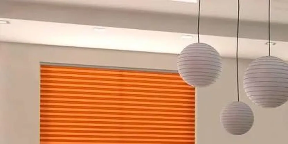 Фото шторы плиссе с электроприводом  с рисунком фотопечатью