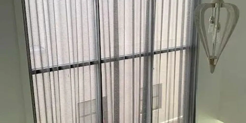 Фото электрокарнизы для штор  на панорамные окна