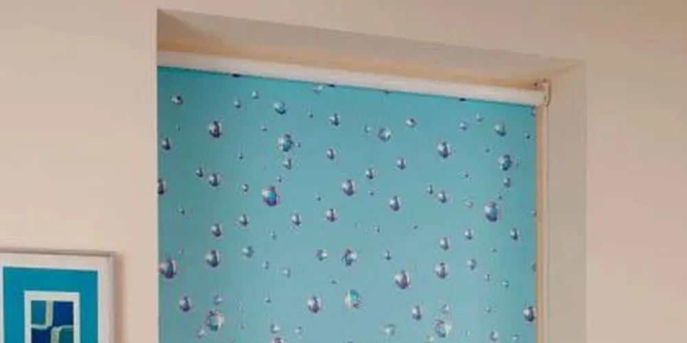 Фото моторизованные рулонные шторы  в ванную комнату