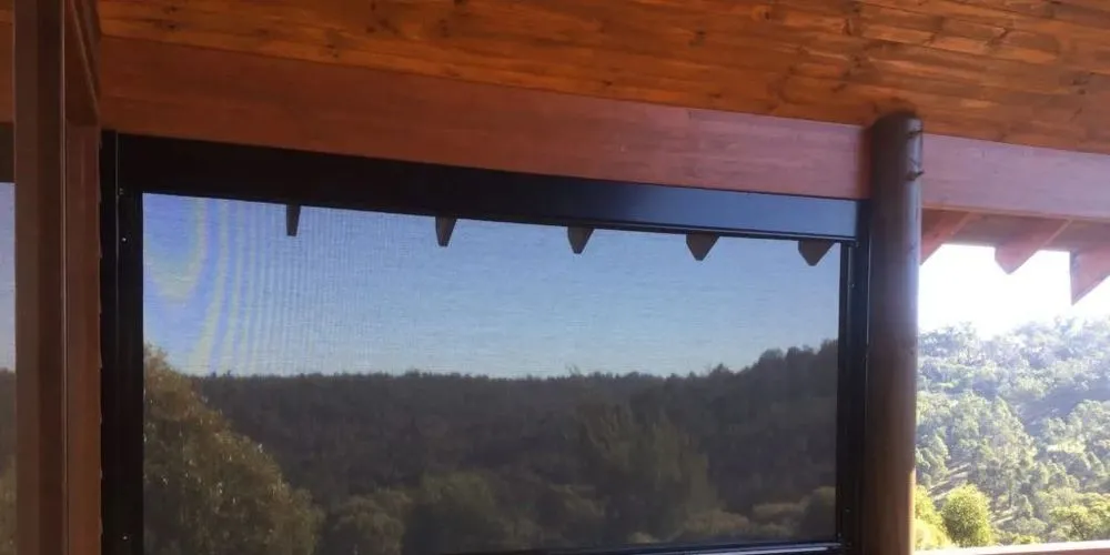Фото моторизованные зипы  на пластиковый балкон